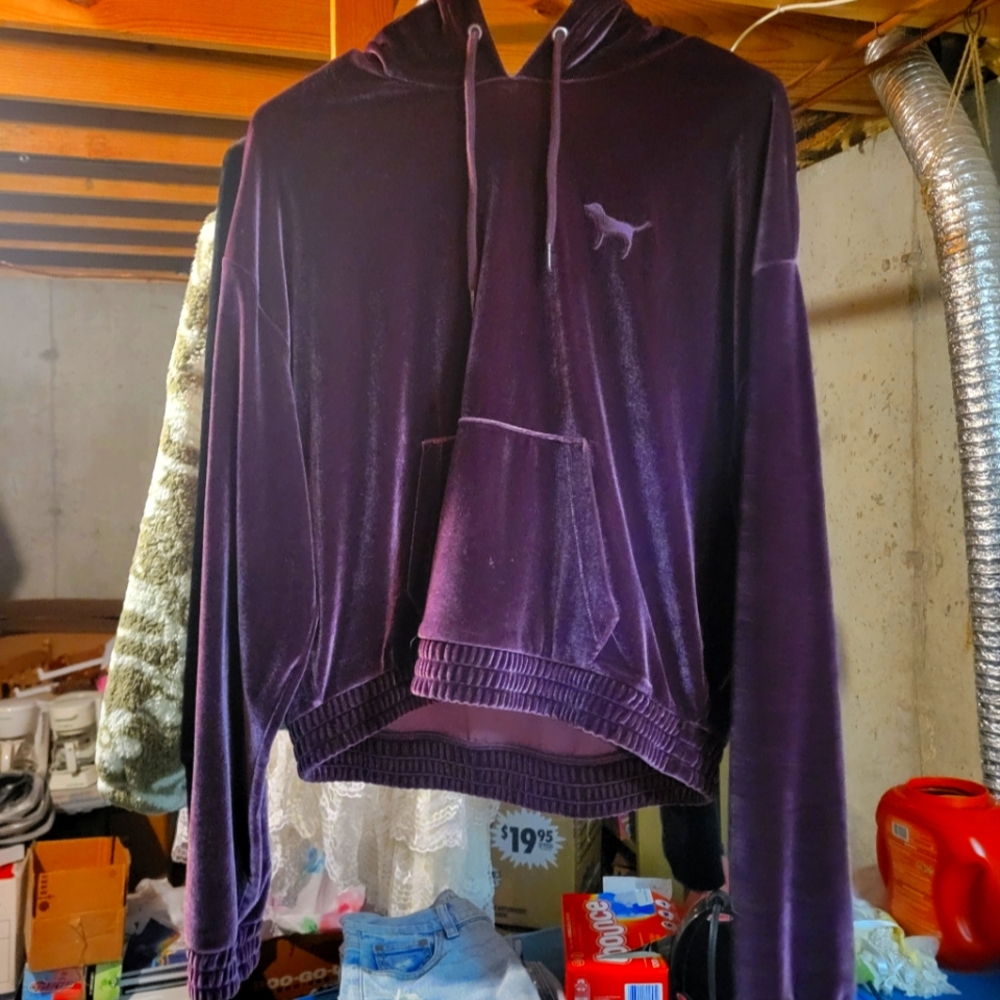 Velvet pullover crop top with hood